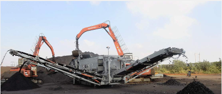 履帶移動(dòng)破碎站施工現(xiàn)場(chǎng)